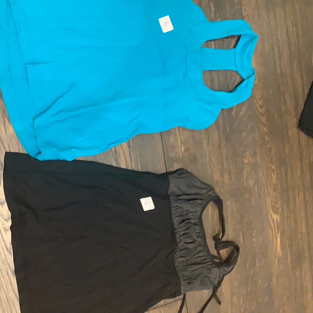 LULULEMON TANK BUNDLE! Very good condition